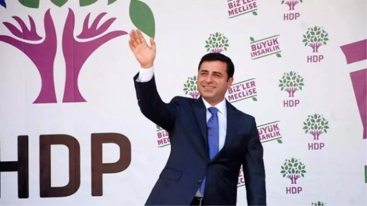 Demirtaş, Adıyaman\'da Vatandaşlara Hitap Etti