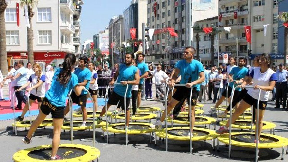 Denizli\'de 19 Mayıs Kutlamaları