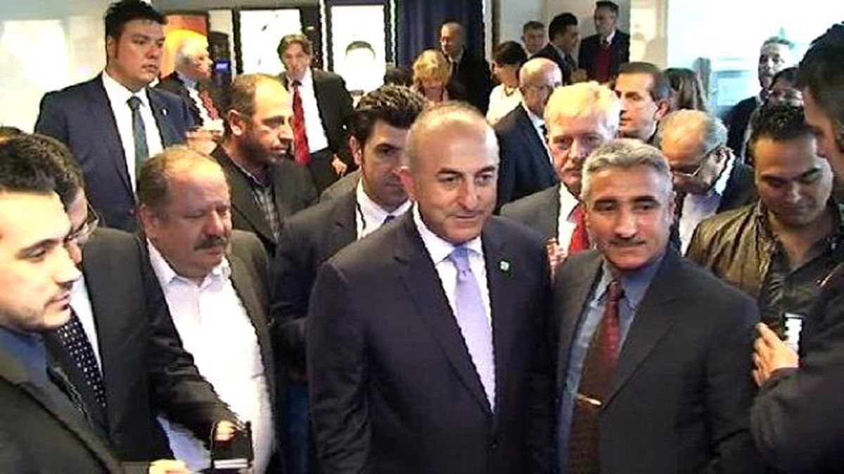 Dışişleri Bakanı Çavuşoğlu Brüksel\'de Restore Edilen Konsolosluk Binasını Açtı