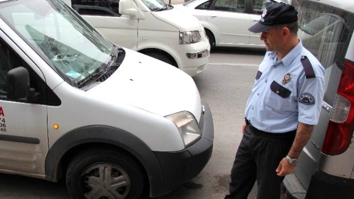 Elektrikli Bisiklet Kamyonete Çarptı: 1 Yaralı