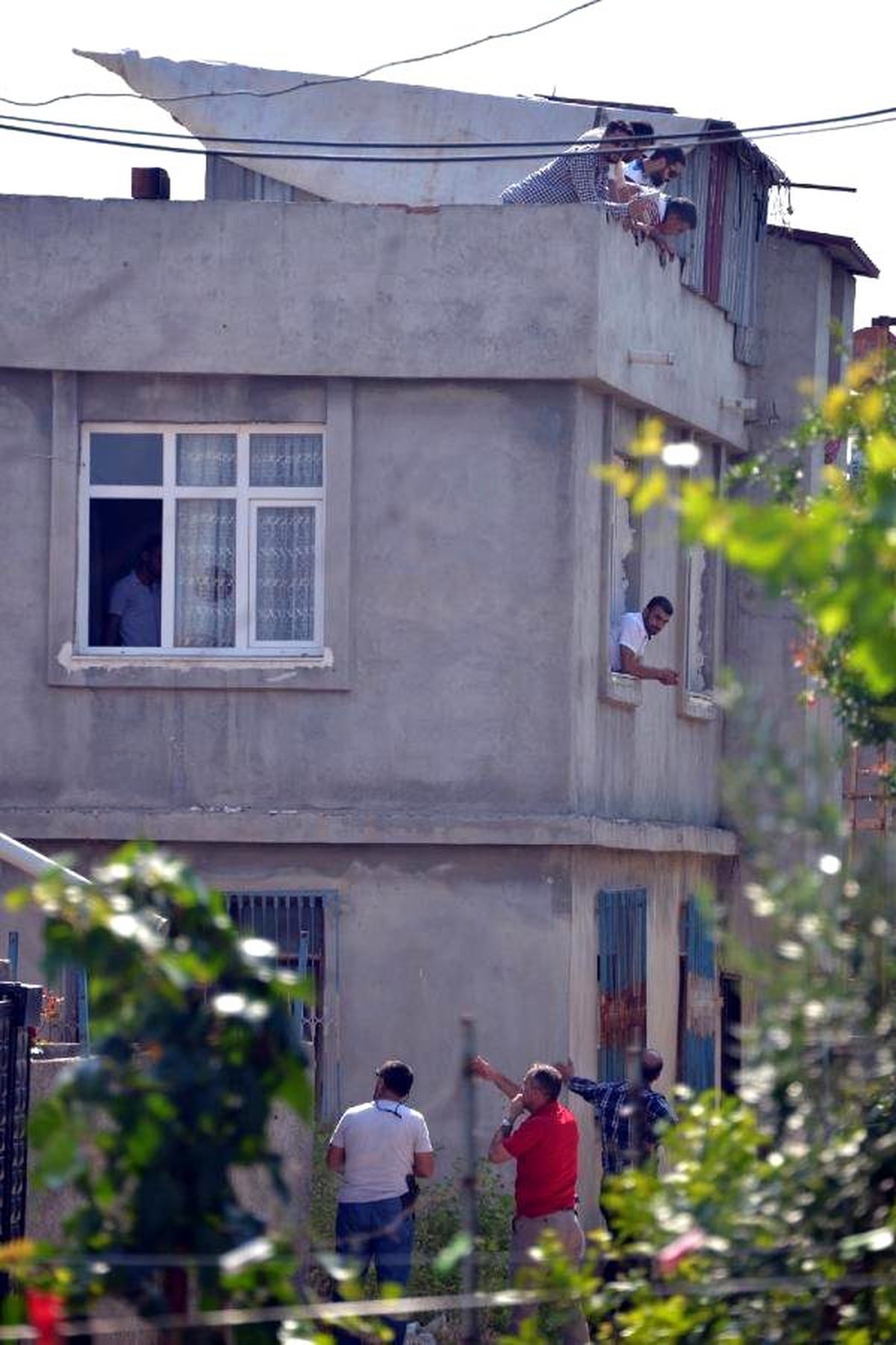 Evlerinde Cephanelik Çıkan Şüpheliler, "Haberimiz Yok" Dedi