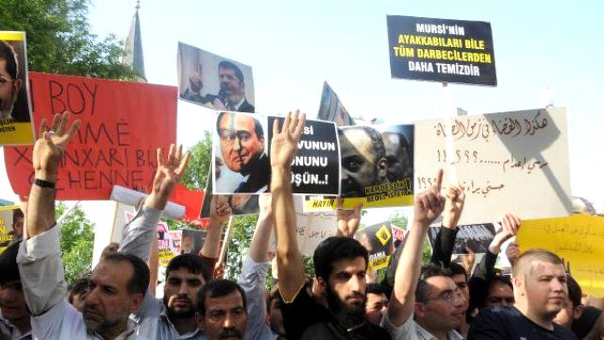 Gaziantep\'te, Mursi\'ye Verilen İdam Cezası Protesto Edildi