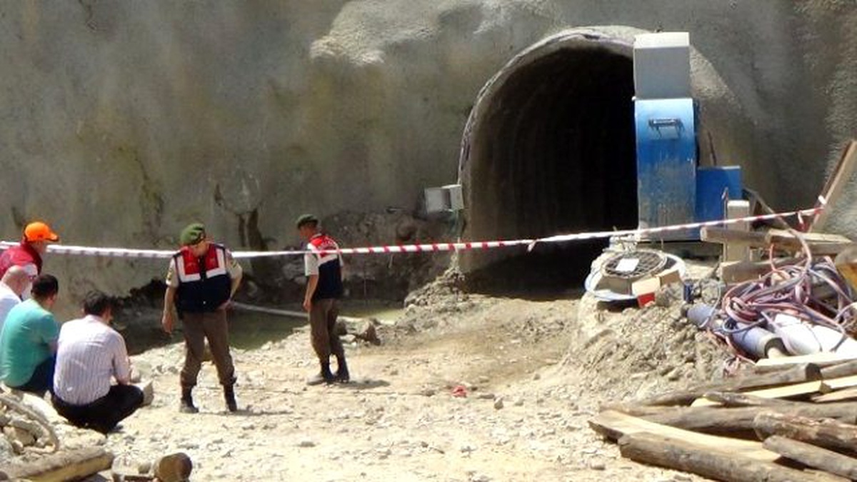 Göçükte Toprak Altında Kalan İşçinin Cansız Bedenine Ulaşıldı