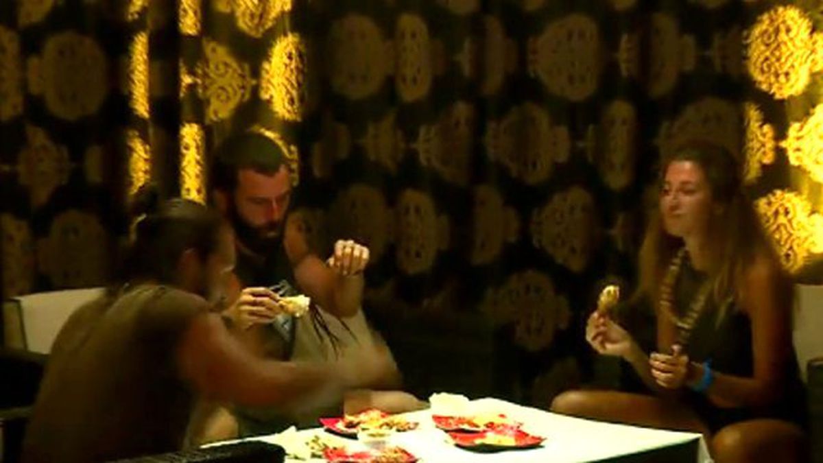 Gönüllüler Ödüllerine Kavuştu! Rüya Gibi Bir Gece Geçirdiler! Önce Yemek, Sonra Dans...