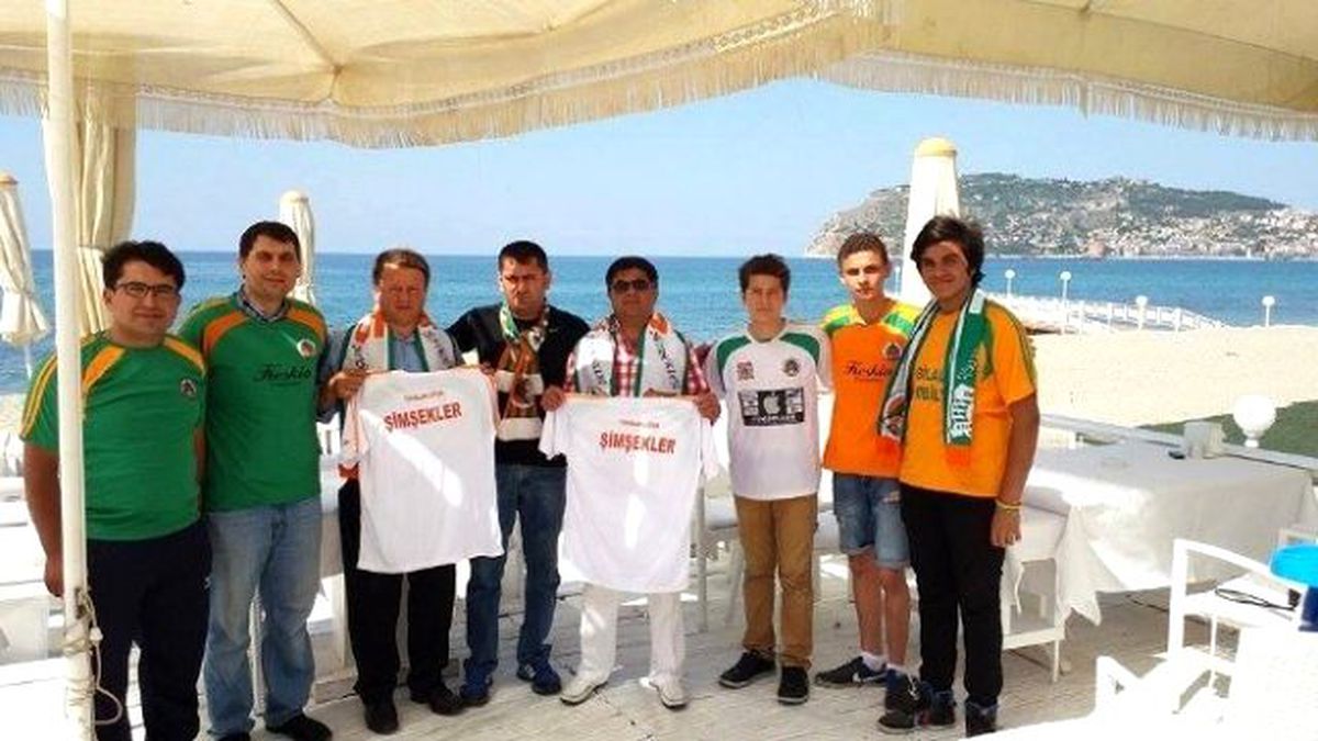 Grup Şimşekler\'den Formalı Teşekkür