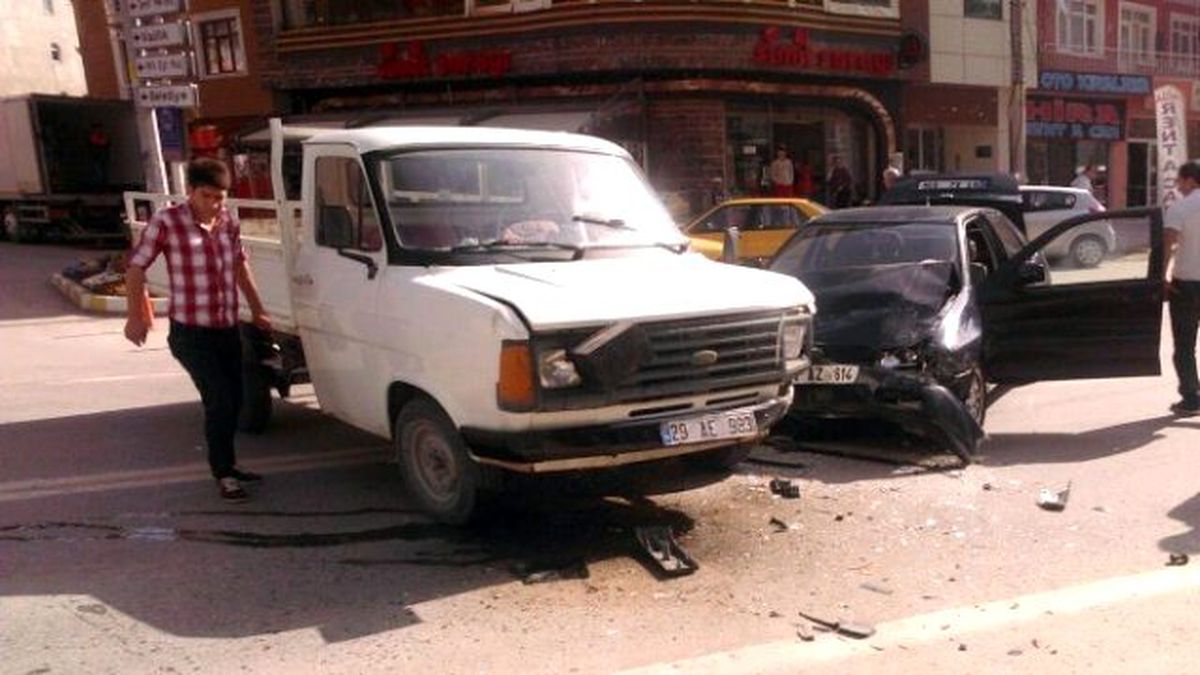 Gümüşhane\'de Trafik Kazası: 3 Yaralı
