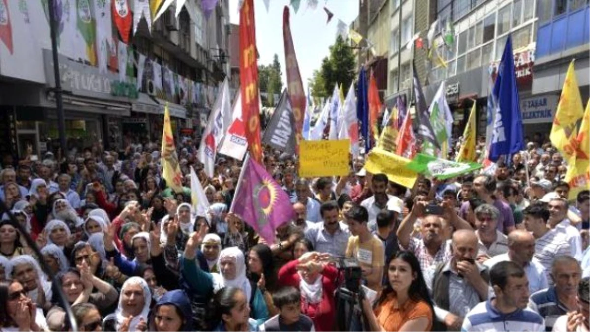 Hdp\'ye Yapılan Bombalı Saldırılar Adana\'da Protesto Edildi