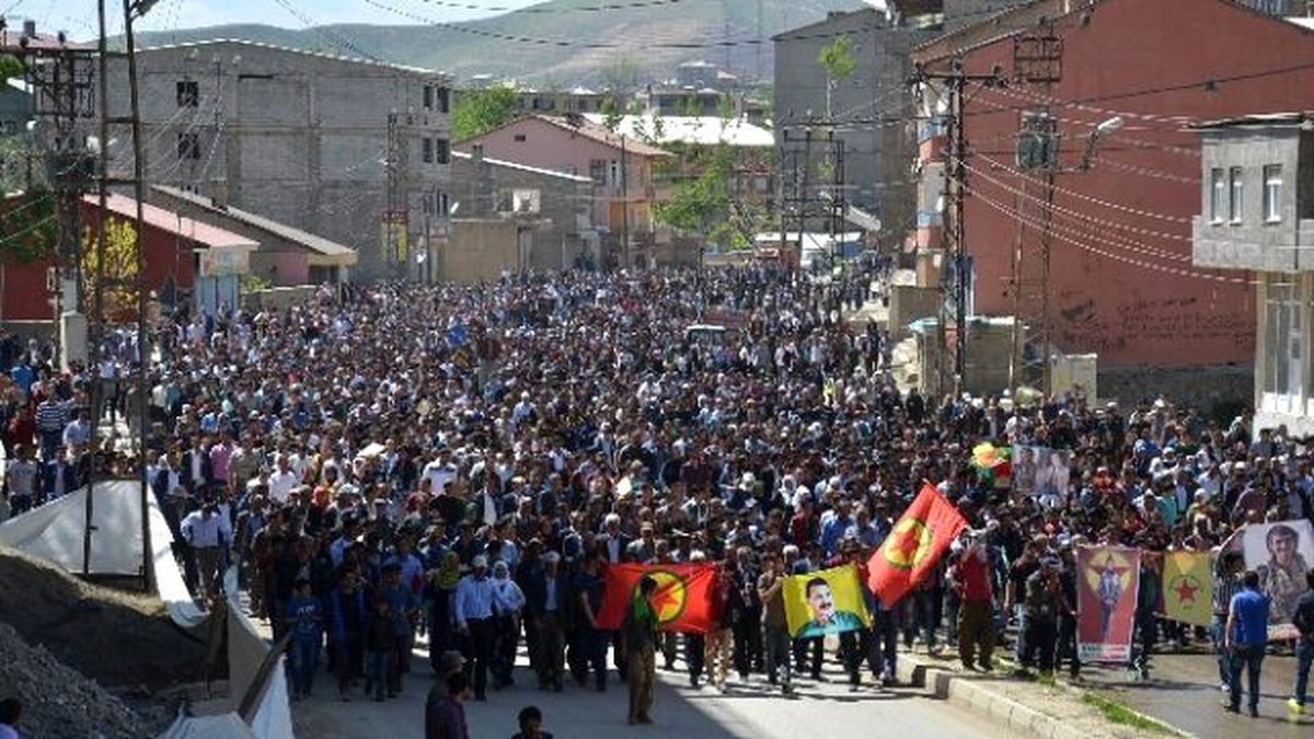 Işid ile Çıkan Çatışmada Ölen Ypg\'li Toprağa Verildi