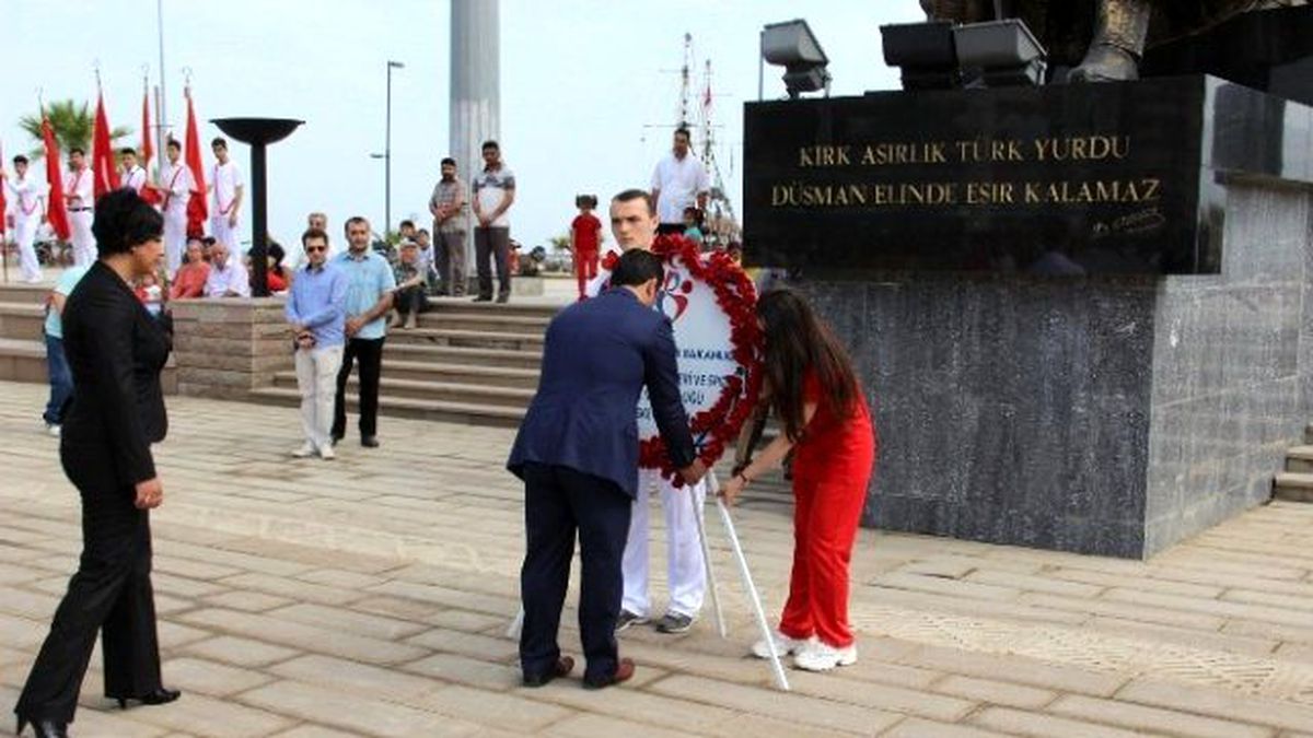 İskenderun\'da 19 Mayıs Atatürk\'ü Anma Gençlik ve Spor Bayramı Kutlamaları