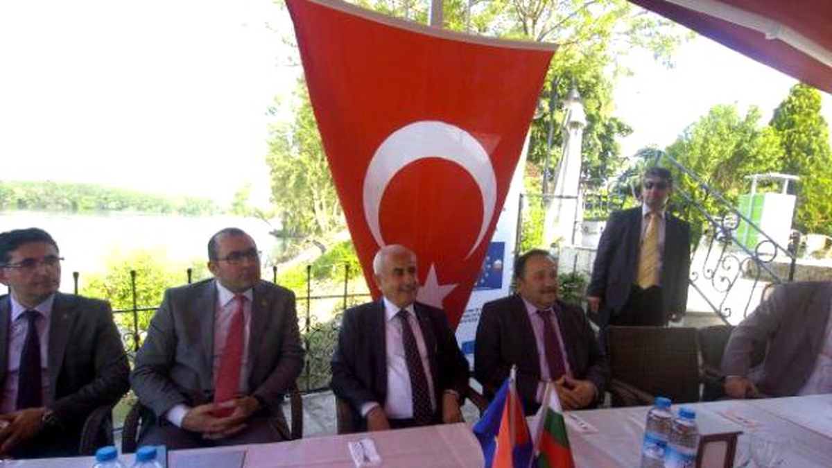 Kadınlardan Valiyi Güldüren İstek