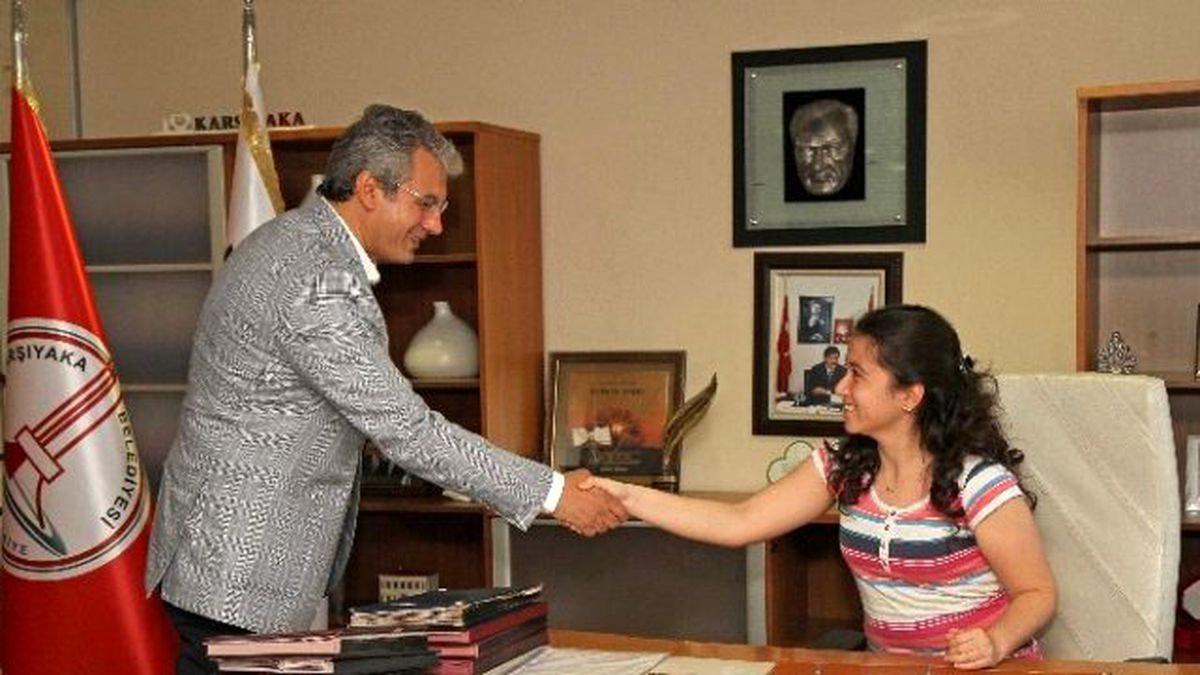 Karşıyaka Belediyesi\'nin Başkanlık Koltuğu Bu Kez Gençlerin