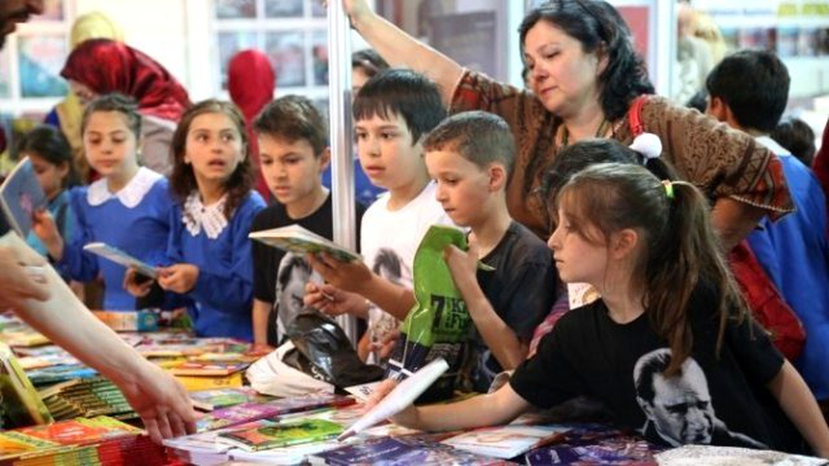 Kocaeli\'de Bir Nesil Kitap Fuarıyla Büyüdü