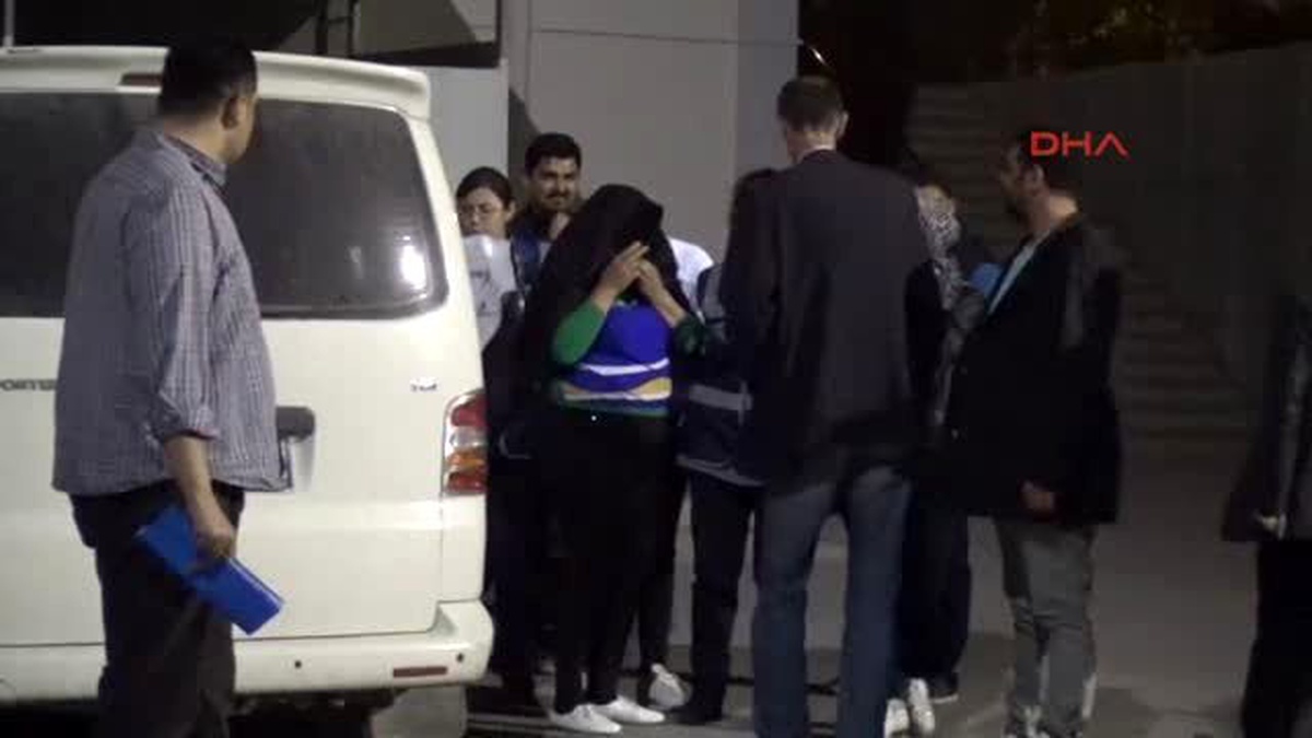Konya\'da Tarlada Vip Minibüsle Fuhuş: 8 Gözaltı