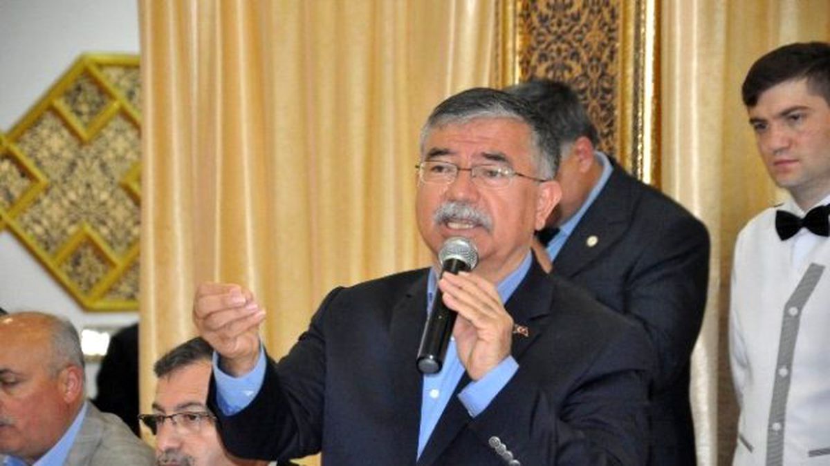 Milli Savunma Bakanı Yılmaz, Esnaftan Seçimde Destek İstedi