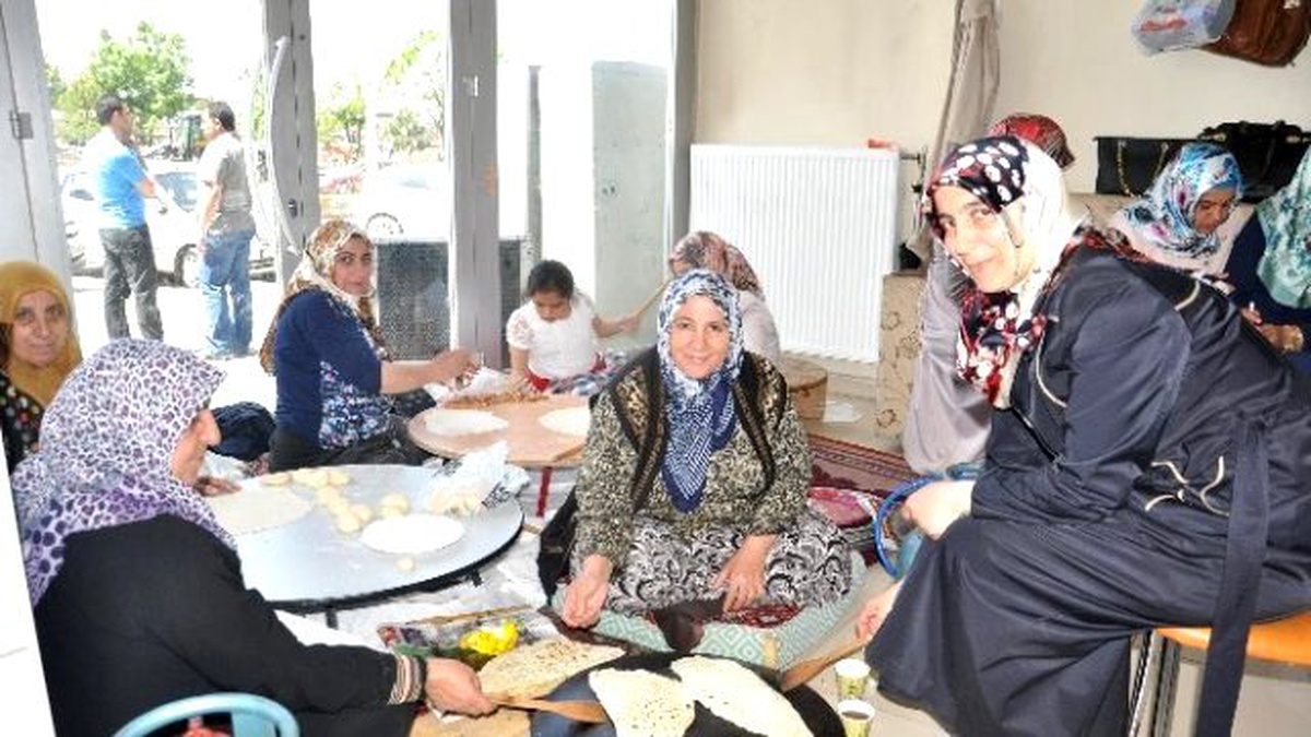 Muş\'ta Öğrenciler Yararına Kermes