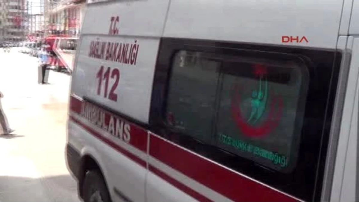 Osmaniye\'de Halk Otobüsü Otomobile Çarptı: 6 Yaralı
