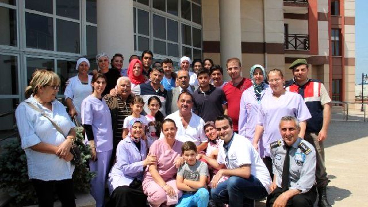 İbrahim Tatlıses Eski Dostunu Huzurevinde Ziyaret Etti