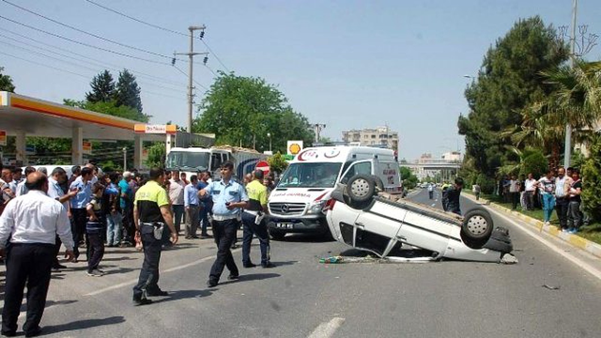 Pikniğe Giden Ailenin Otomobili Takla Attı: Dört Yaralı