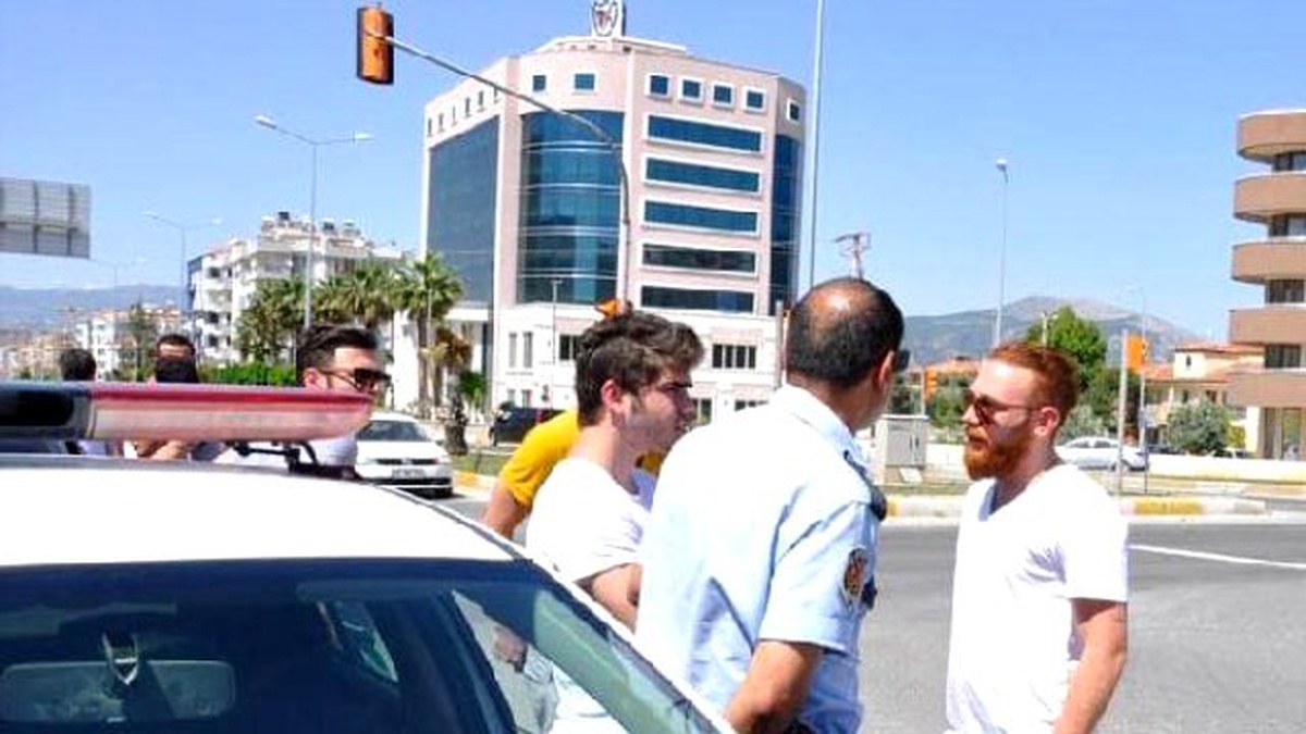 Polisin \'Dur\' İhtarına Uymayan Otomobilden \'Havuç\' Çıktı