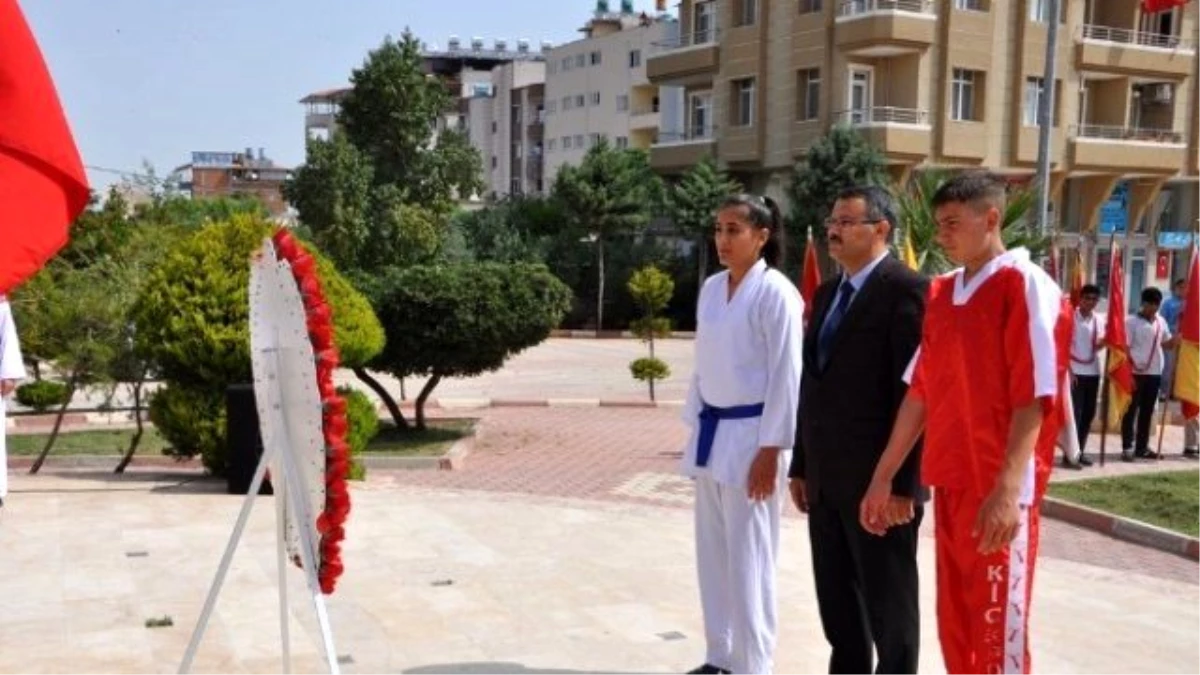 Reyhanlı\'da 19 Mayıs Atatürk\'ü Anma Gençlik ve Spor Bayramı Kutlandı