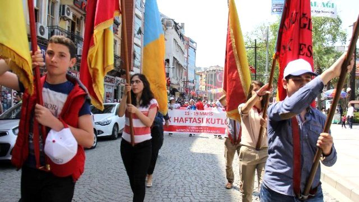 Rize\'de 19 Mayıs Atatürk\'ü Anma, Gençlik ve Spor Bayramı Kutlamaları