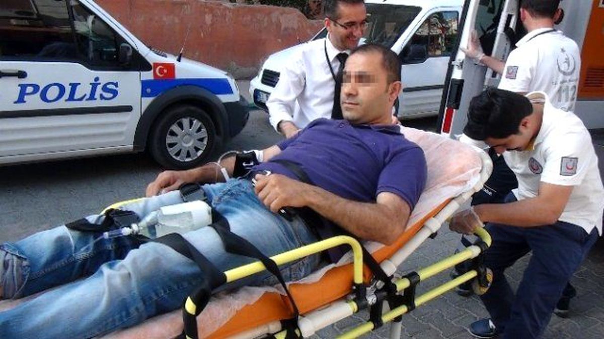 Şanlıurfa\'fa Polis Memuru Silahını Temizlerken Kendini Vurdu