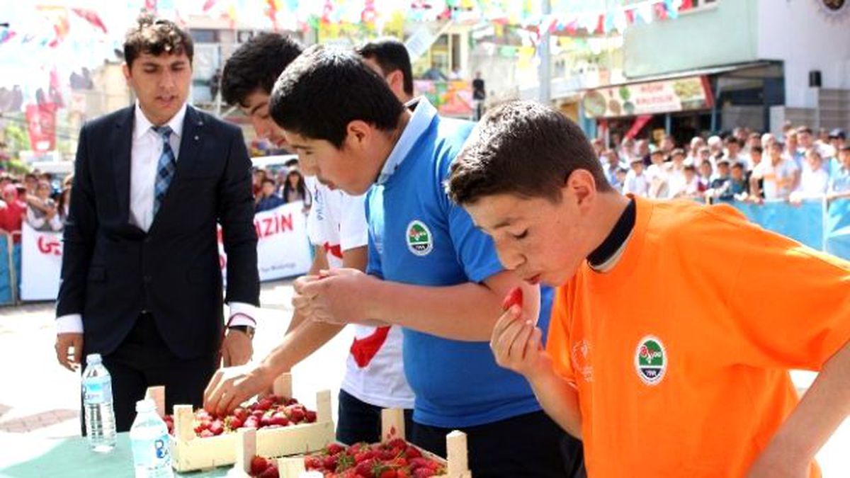 Sason\'da 19 Mayıs Kutlamalarına Yerli Çilek Yarışması Eklendi