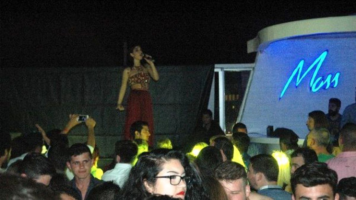 Sevda Özkaran Tatilcileri Coşturdu
