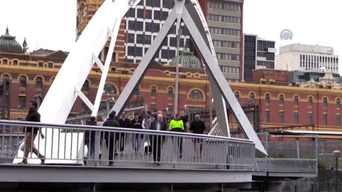 Sevgi Köprüsü 'Aşk Kilitleri'Ni Taşıyamadı