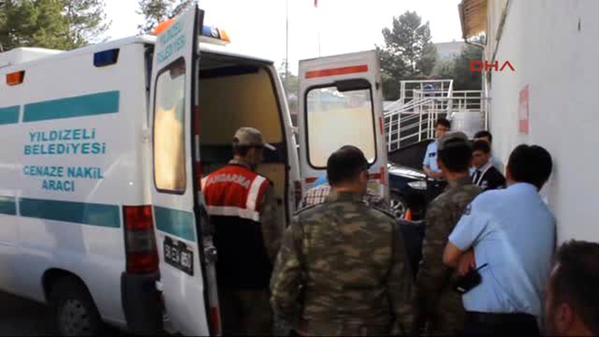 Sivas\'ta Otomobil Gölete Uçtu: 4 Ölü, 1 Kayıp