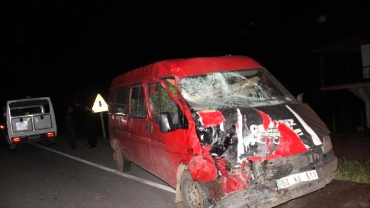 Sivas\'ta Trafik Kazası: 1 Ölü, 5 Yaralı