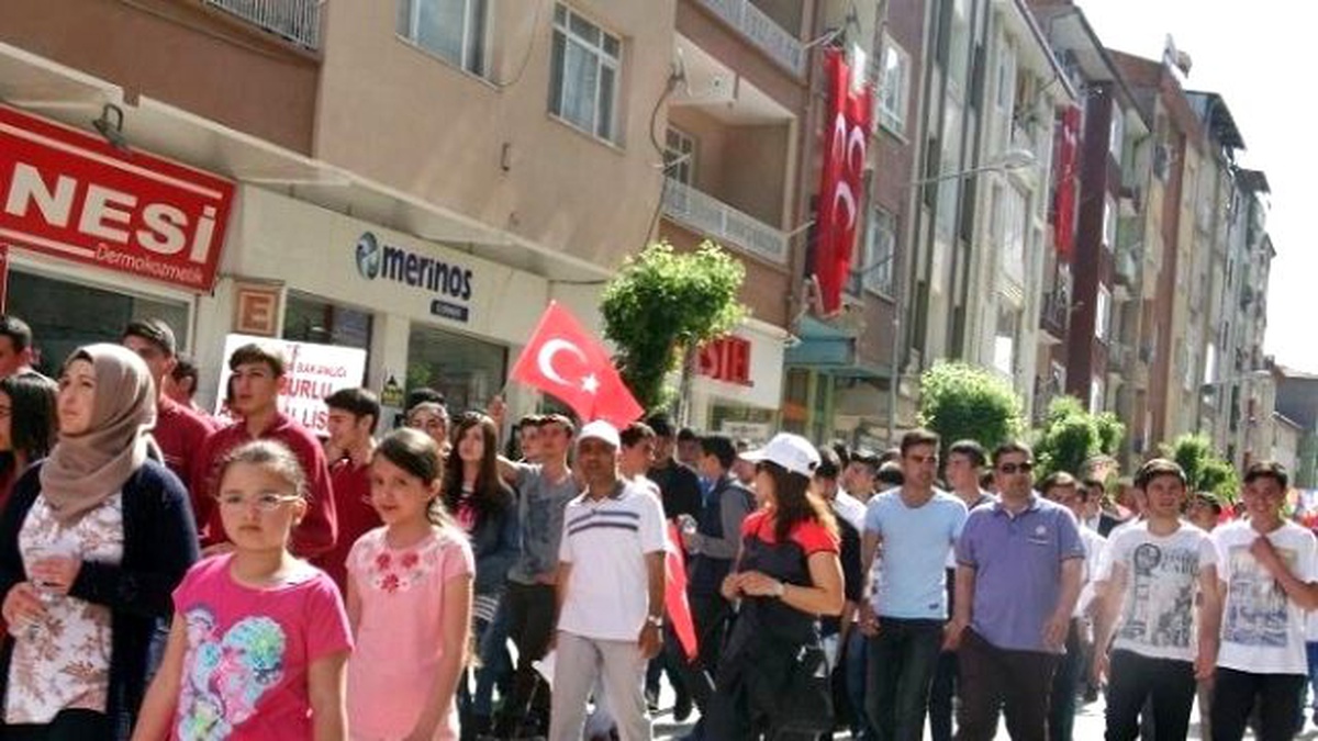 Sungurlu\'da Gençlik Yürüyüşü Yapıldı