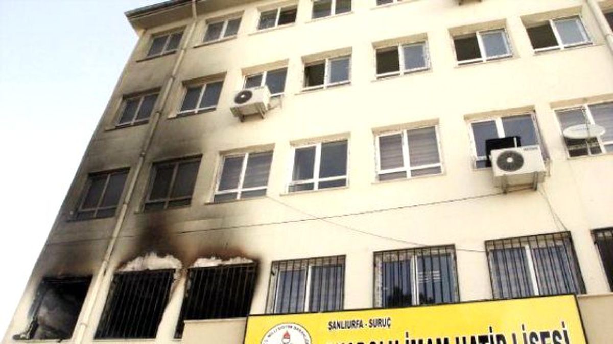 Suruç\'ta İmam Hatip Lisesi\'nde Müdür Odası Kundaklandı
