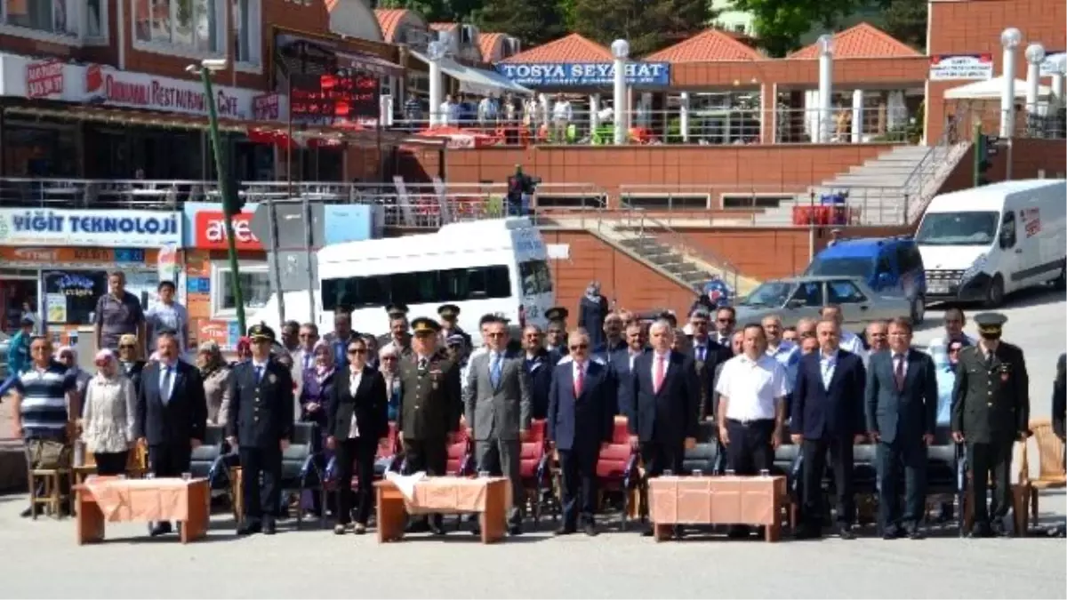 Tosya\'da 19 Mayıs Törenleri Çoşku İçinde Kutlandı