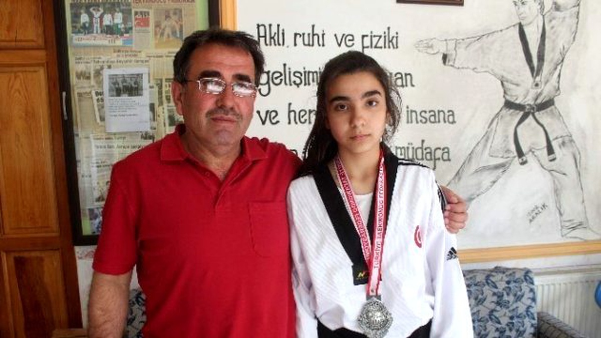 Türkiye İkincisi Olan Fatma Betül\'ün Yıldızı Parladı