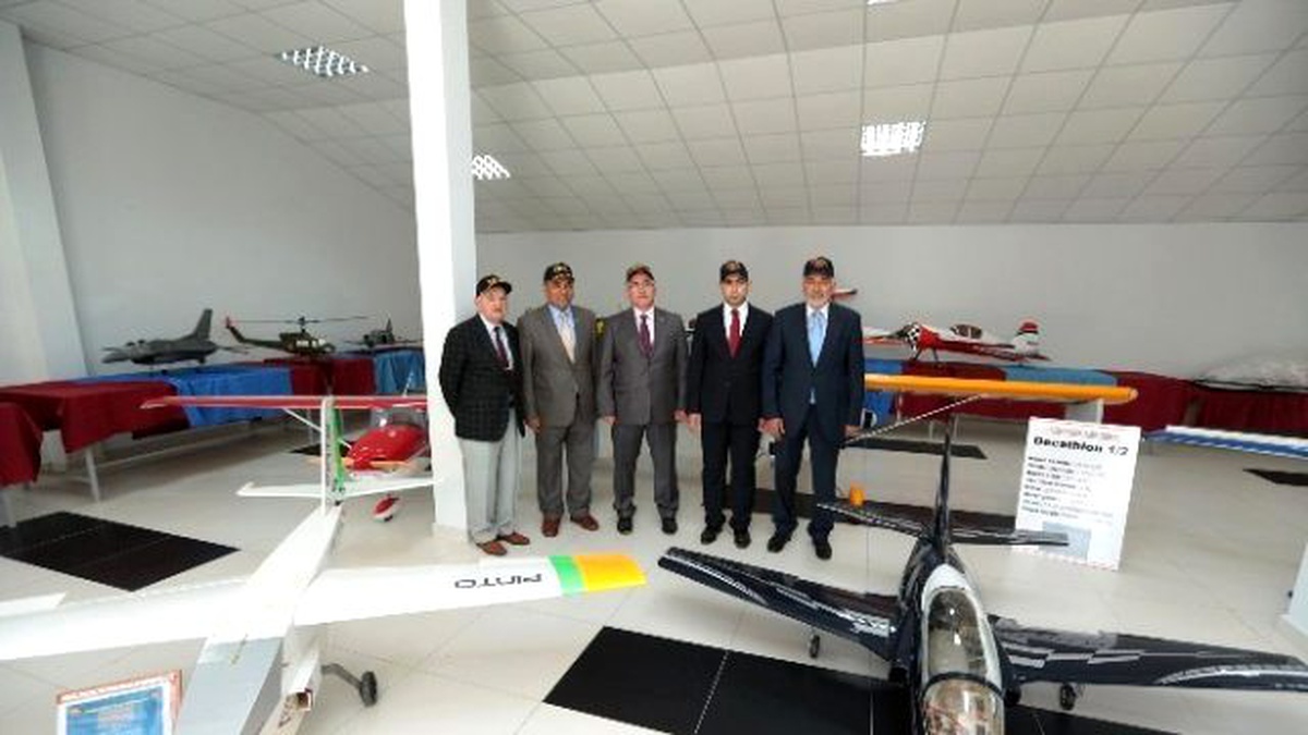 Vali Tuna, Türk Hava Kurumu İnönü Eğitim Merkezi\'nde İncelemeler Yaptı