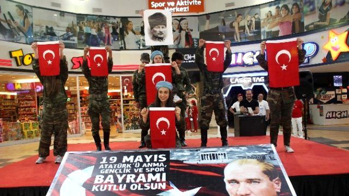 19 Mayıs Highway\'de Festival Tadında Kutlandı