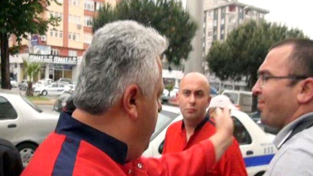 2 Bin TL Ceza Kesildi, Gazetecilere Saldırdı