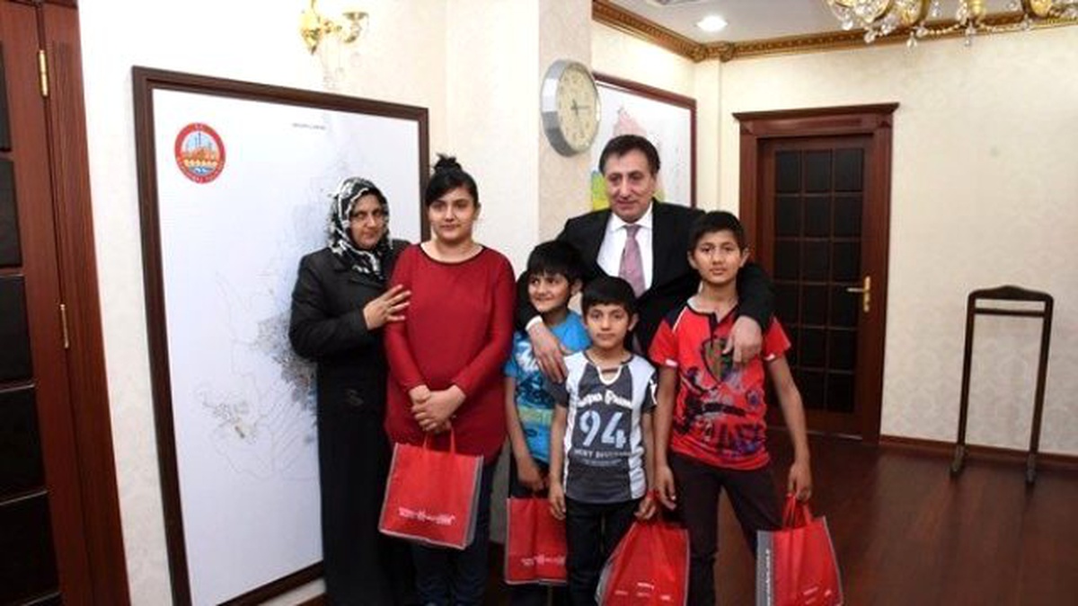 4 Kardeşin İşitme Cihazı Sevinci