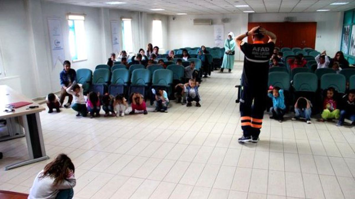 Afad\'dan Minik Öğrencilere Eğitim