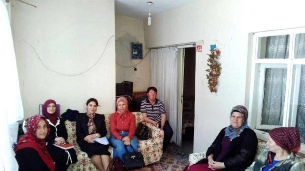 Ak Kadınlar Ev Ziyaretlerine Başladı