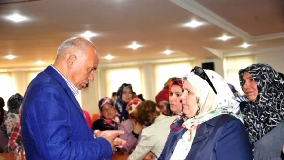 AK Parti Kadın Kolların'dan Başkan Çalışkan'a Ziyaret