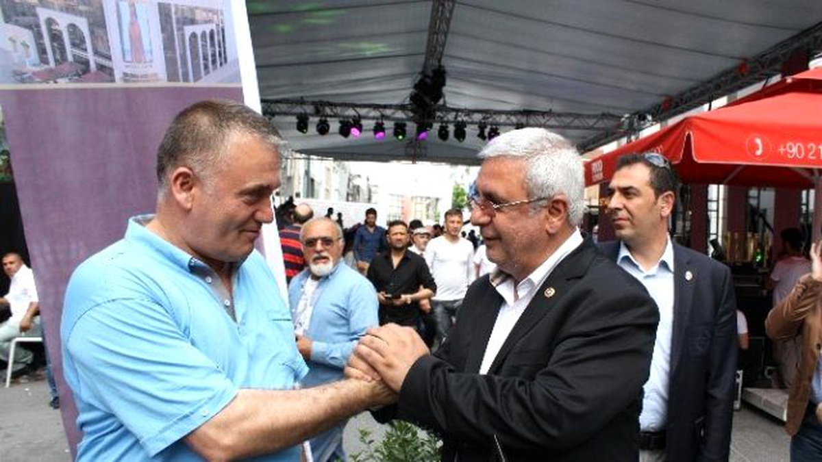 Ak Partili Aday Metiner: "Hdp PKK Silahlarının Arkasına Saklanmasın"