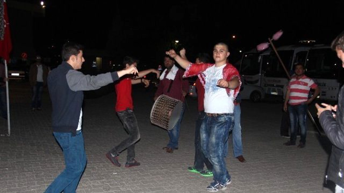 Asker Adayları Davul Zurnayla Uğurlandı