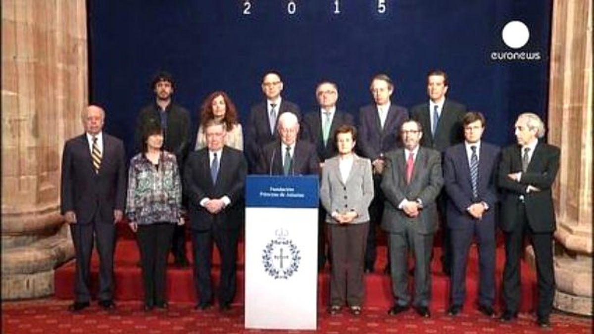 Asturias İletişim ve İnsanlık Dalındaki Ödülü Emilio Lledo\'nun