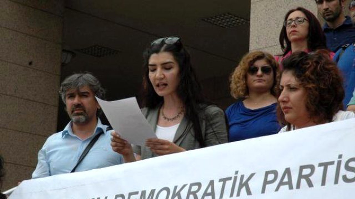 Avukatlardan Cumhurbaşkanı ve Başbakan Hakkında Suç Duyurusu