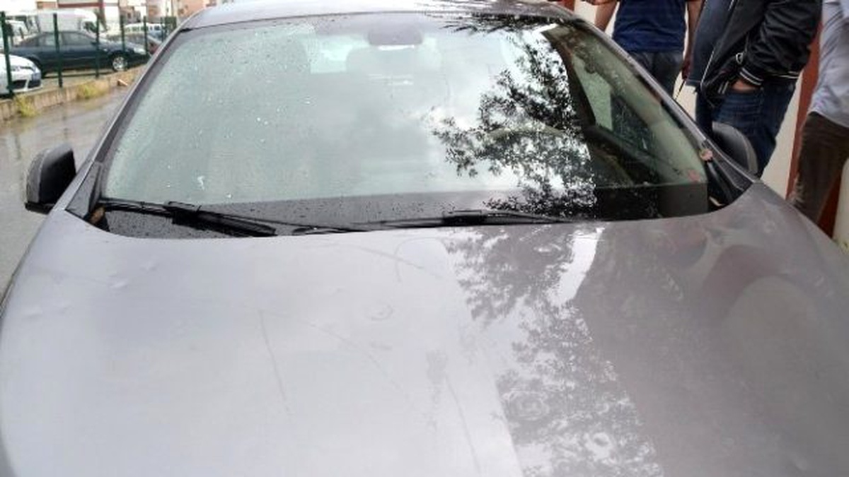 Balıkesir\'de Ceviz Büyüklüğünde Dolu Yağdı