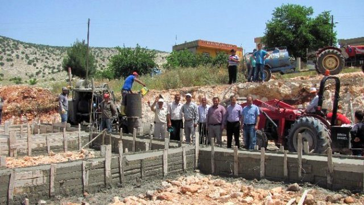 Başkan Özdemir, Fıstıklıdağ\'ın Taziye Evi Temelini Attı