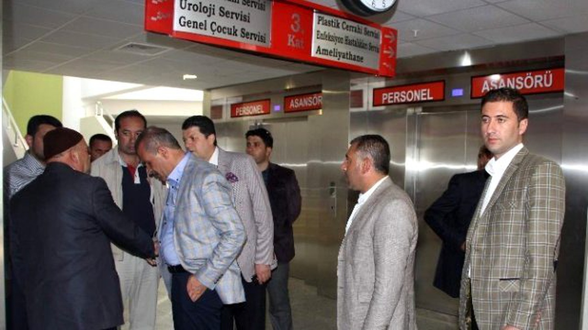 Burhan Kayatürk\'ten Hasta Ziyareti