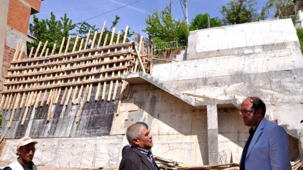 Çay Mahallesi Sakinlerinden Başkan Çöl\'e Pankartlı Teşekkür